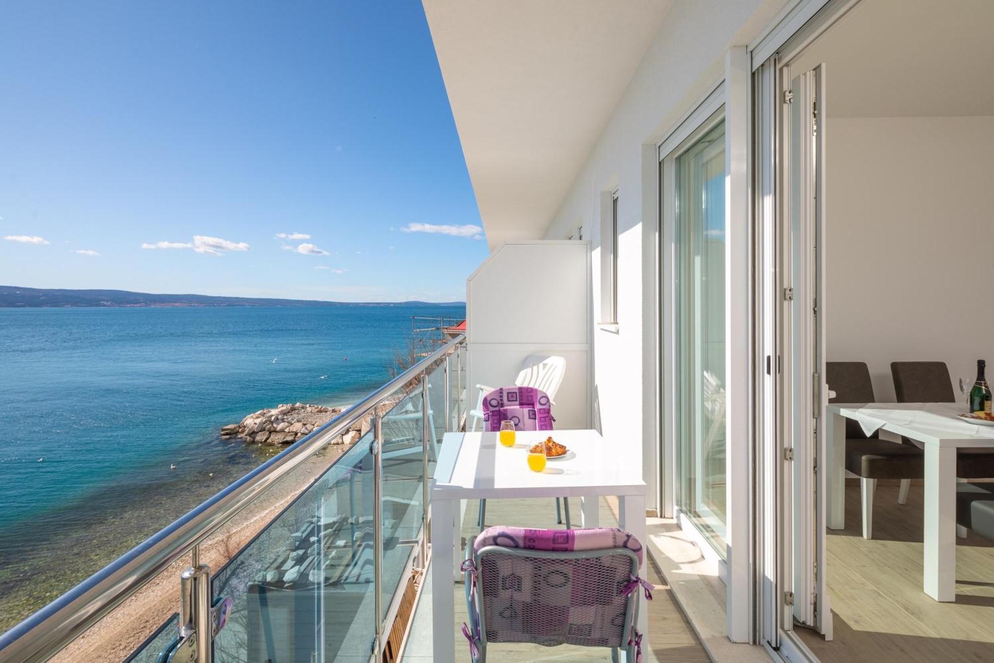 Beach Sunrise Apartments Dugi Rat Exterior foto