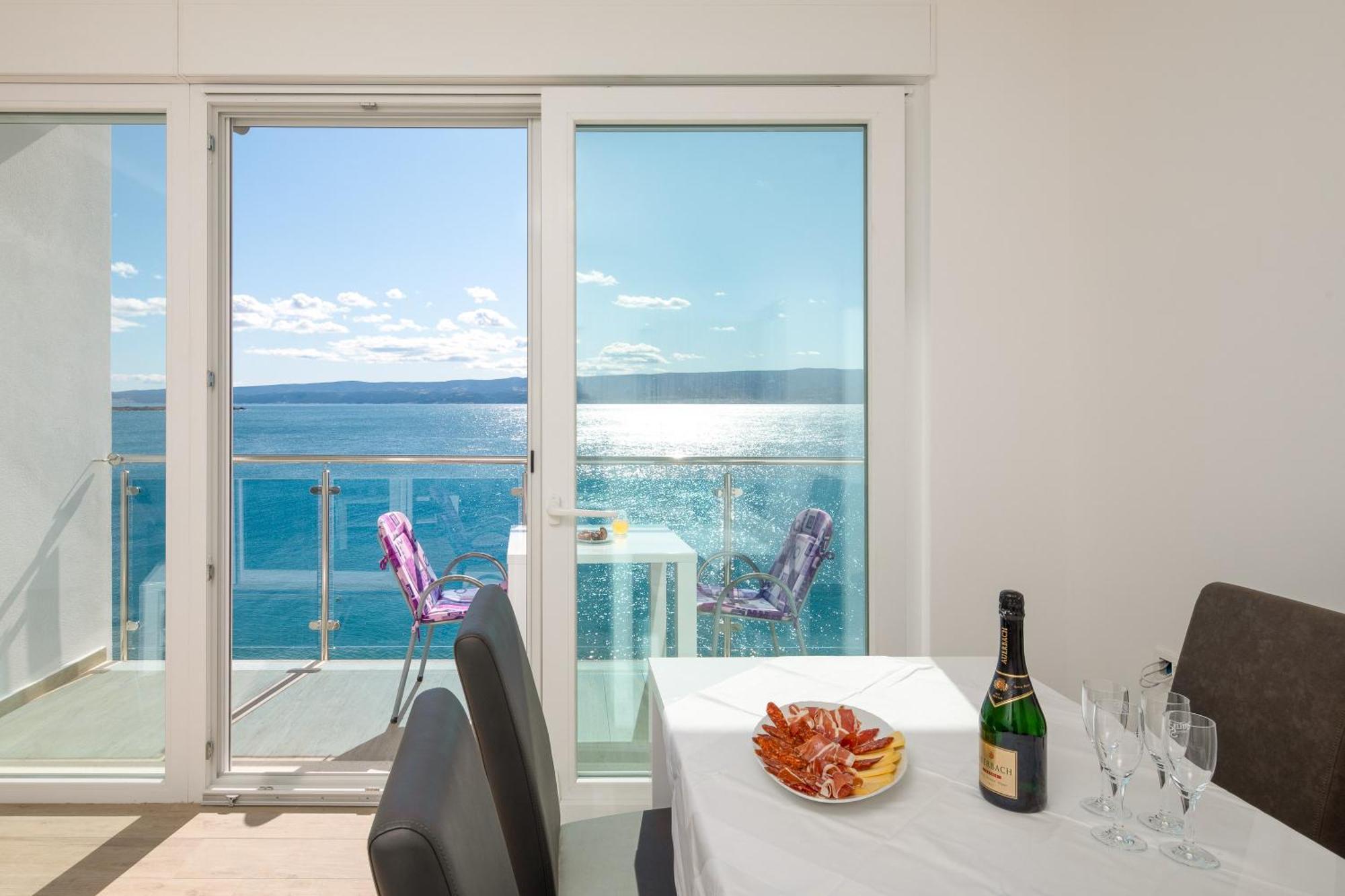 Beach Sunrise Apartments Dugi Rat Exterior foto