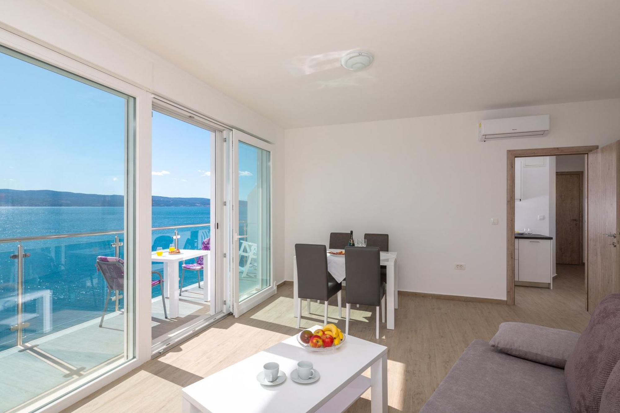 Beach Sunrise Apartments Dugi Rat Exterior foto